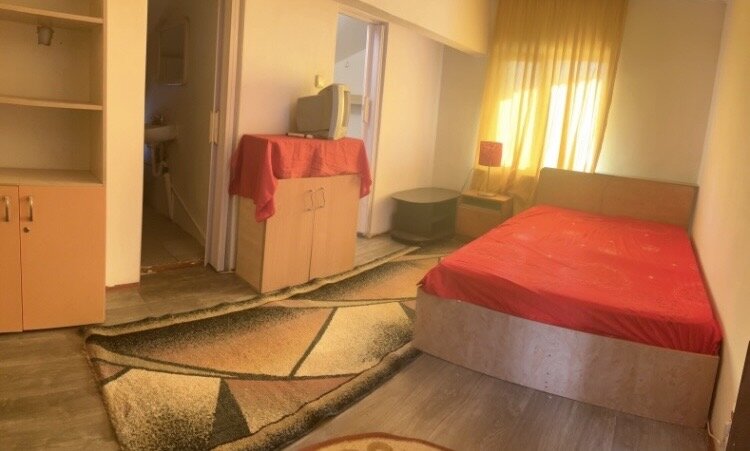 Titan, Postavarul, bl. 1 Decembrie,